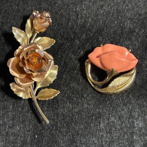 Elegant Gold and Pink Rose Brooch Set